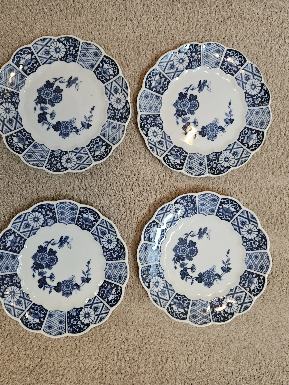 LIPPER & MANN Blue Imari Bread Plates~Japan~Scalloped Floral ~ Set of 4